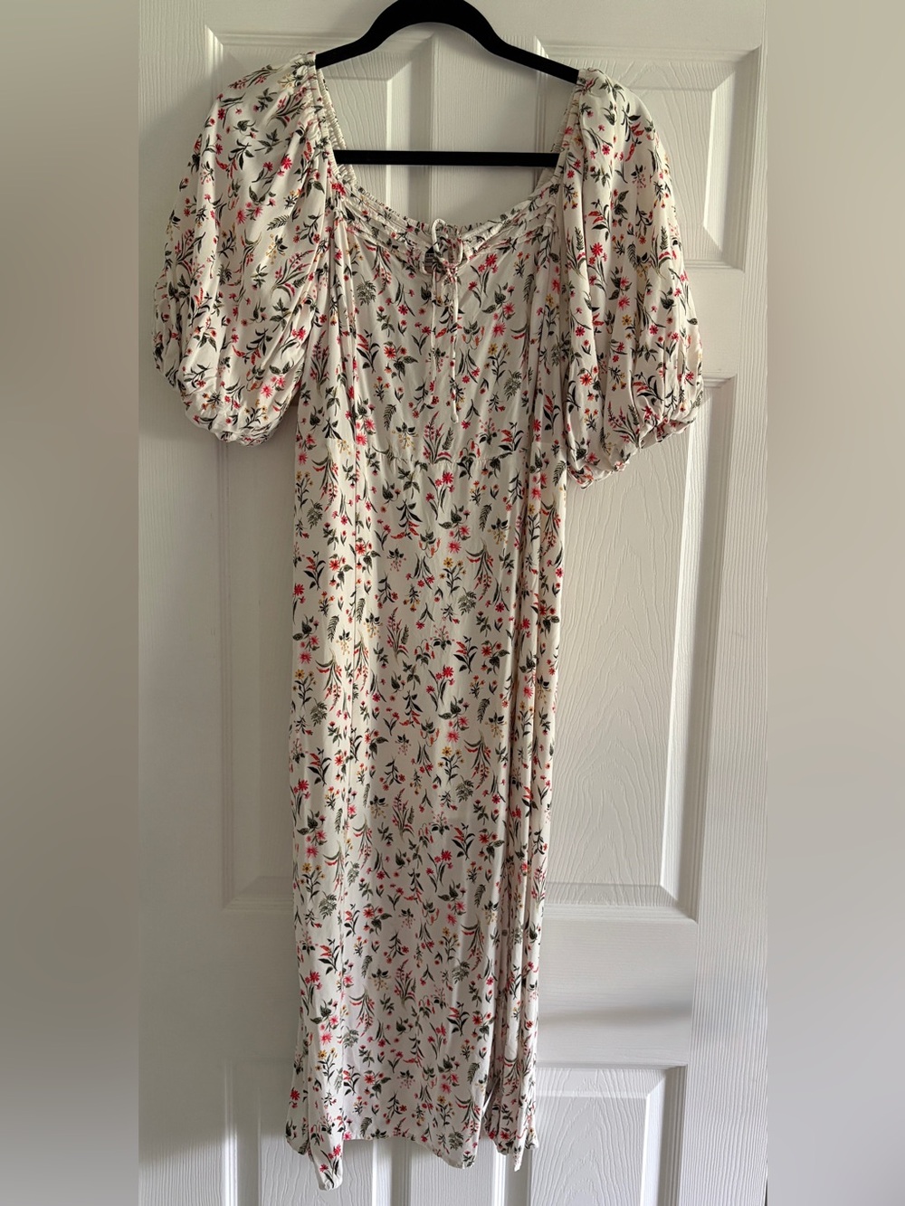 Old Navy White Floral Tie-Front Blouse